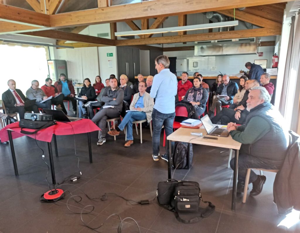 Más de cien entidades del agro vizcaíno estudian medidas para el sector