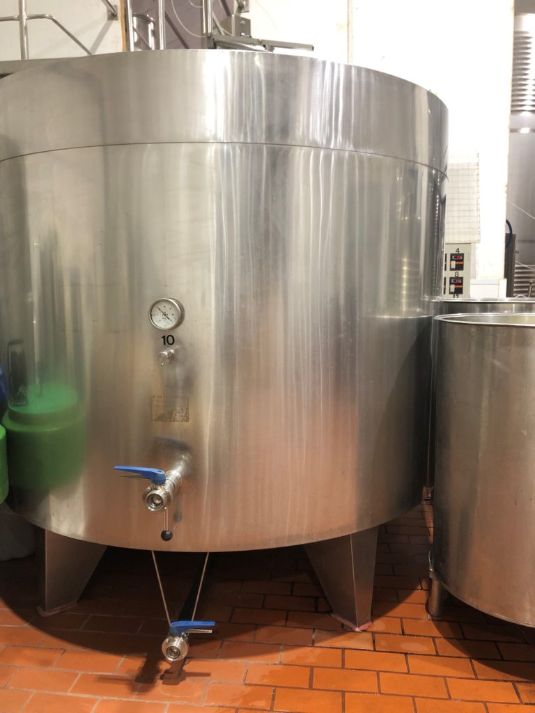 5.OOO L-ko ISOTERMO biltegi bat saltzen da