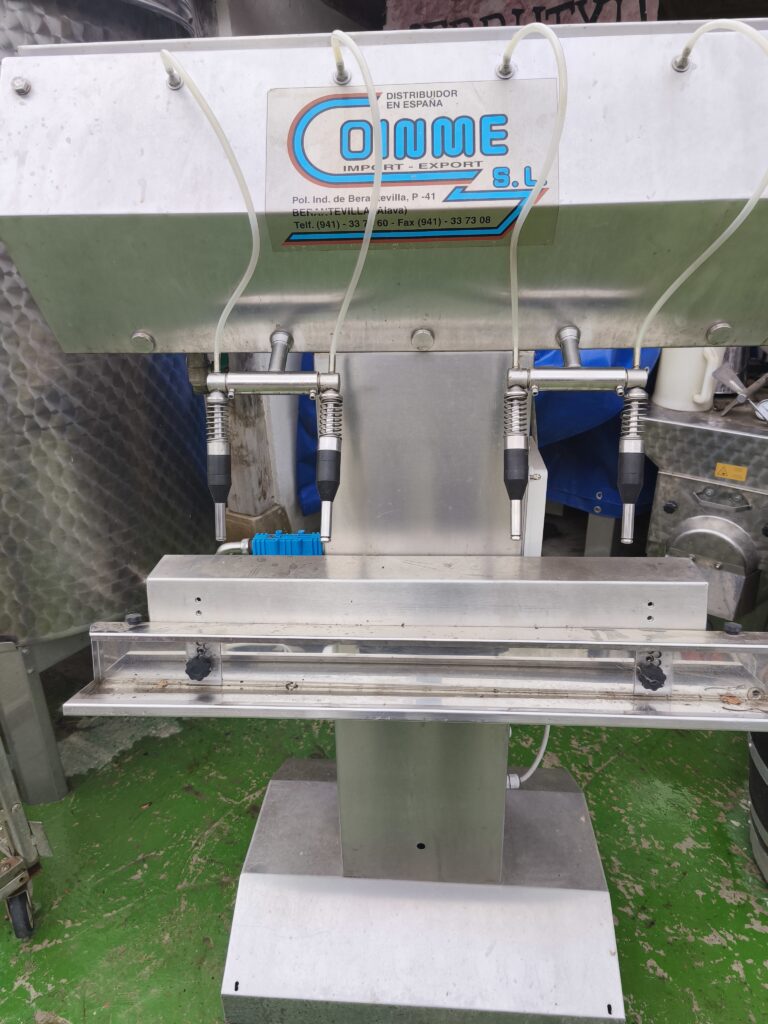 VENTA DE LLENADORA SEMIAUTOMÁTICA COMBY